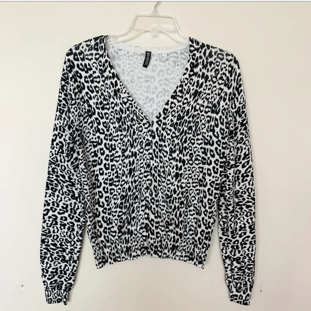 H&M Cheetah V-Neck Button Cardigan Long Sleeve size 10